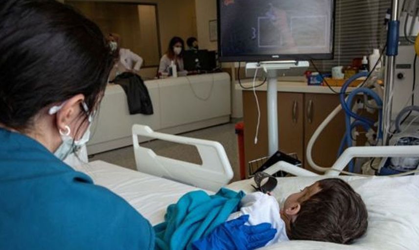 Bilim insanlarını korkutan olay: Küçük çocuğun kahverengi gözleri bir anda parlak maviye dönüştü, nedeni ise…