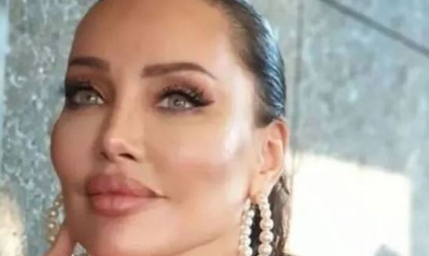 Angelina Jolie'ye Benzemek için Türlü Estetikler Yaptıran Umut Akyürek'in Parmak Isırtan Pozlar