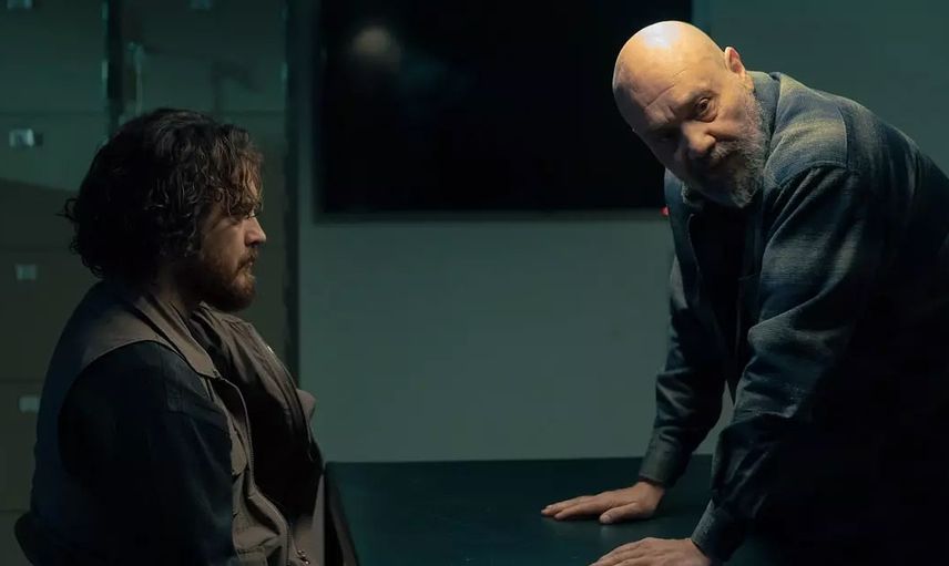 Netflix'in yeni Türk dizisi Kübra'ya eleştiri yağmuru: Çağatay Ulusoy Hasan Mezarcı oldu!