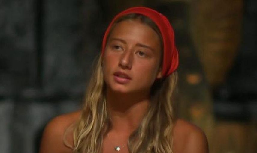Gözler bugün de bayram etti! Survivor'un eski yarışmacısı Aleyna şok baskın yiyince sütyensiz kapıyı açtı görenlerin yüreği hopladı