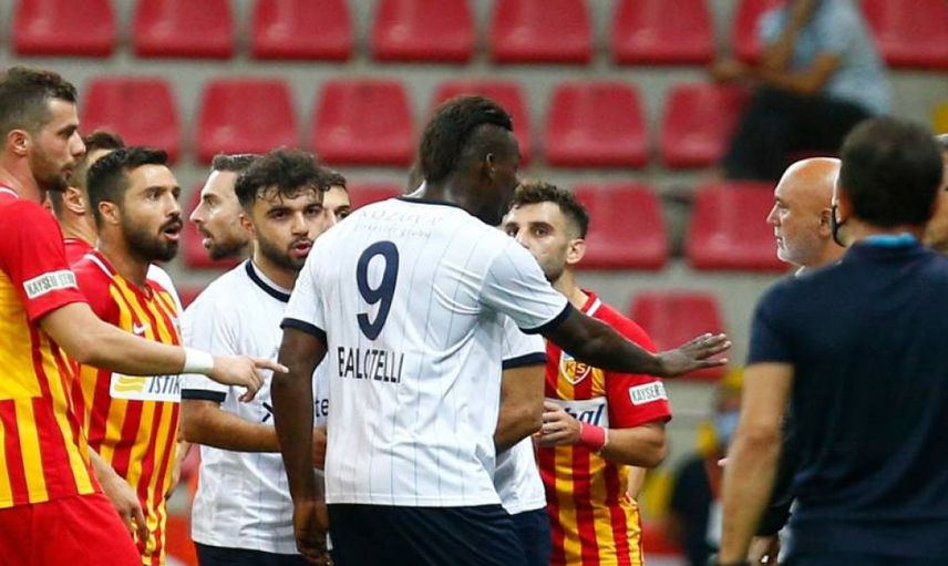 Younes Belhanda ve Hikmet Karaman Arasında Sert Tartışma!