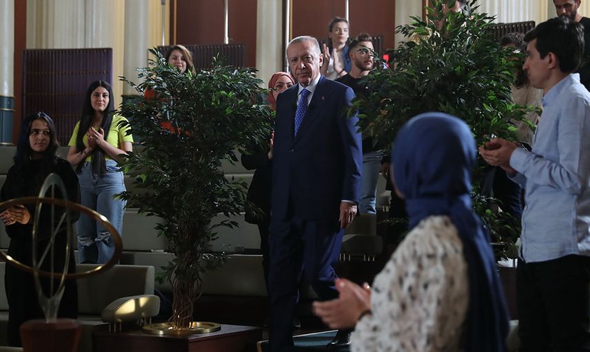 Cumhurbaşkanı Recep Tayyip Erdoğan, Cumhurbaşkanlığı Millet Kütüphanesi’nde gençlerle buluştu!