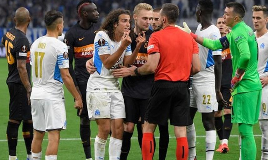 UEFA'dan Galatasaray'a Marsilya Maçında Yaşanan Olaylar Nedeniyle Ceza Geldi!
