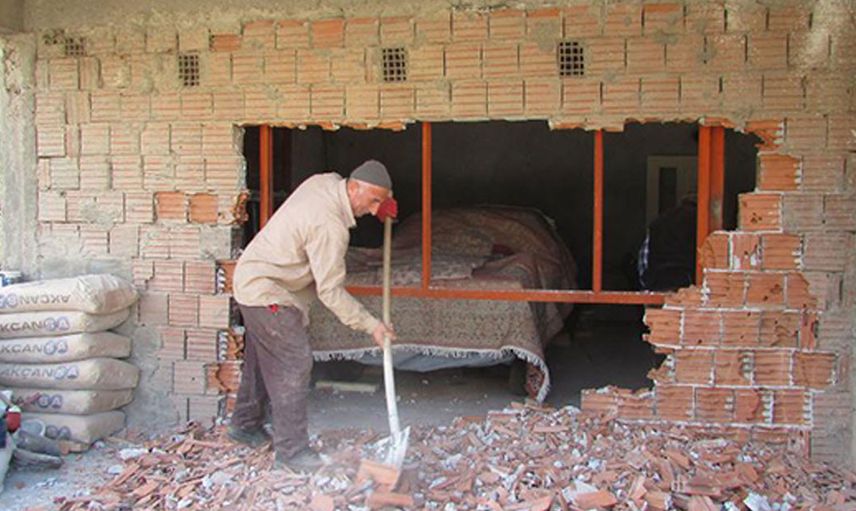 37 yıl sonra otomobilini kapattığı yerden çıkardı! Gördükleri karşısında şoke oldu!