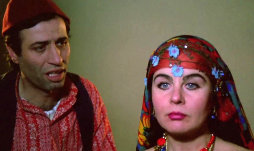 KANLI NİGAR