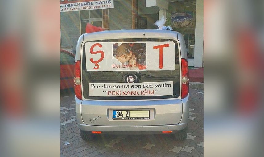 Siz evlenmeyin diyeceğiniz saçma gelin arabası yazıları
