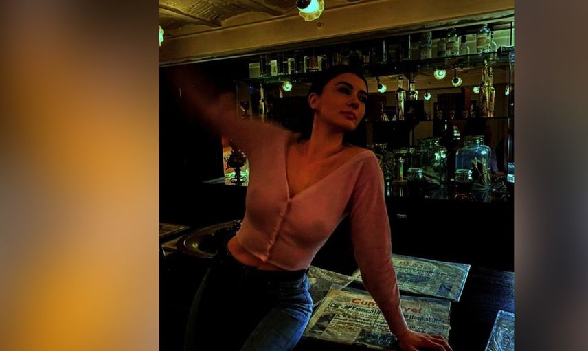 Burcu Özberk'in güzelliği sosyal medyada gündem oldu! Ünlü oyuncu yürek hoplattı