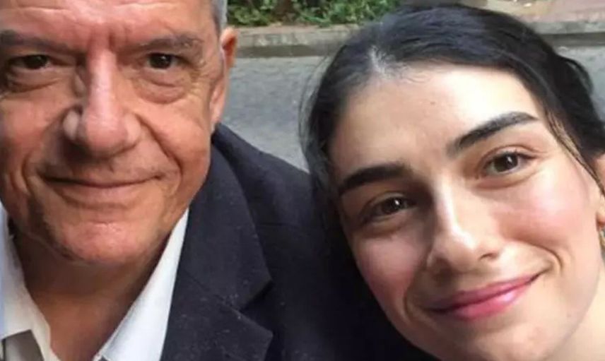 Ünlü oyuncu Hazar Ergüçlü'nün acı günü! Babasının vefatıyla sarsıldı