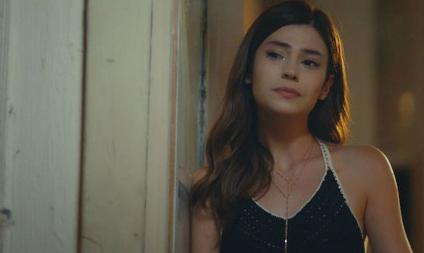 Destan dizisinin yıldız oyuncusu Elif Doğan'ın acı günü! Aldığı haberle kahroldu gözyaşlarına boğuldu