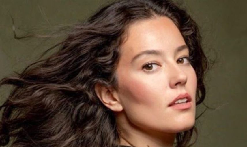 Eşkıya Dünyaya Hükümdar Olmaz'dan Sürpriz Ayrılık! Bahar Karakterini Canlandıran Pelin Akil Diziden Ayrıldı!