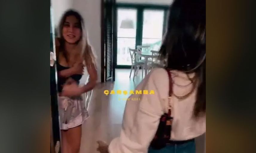 Gözler bugün de bayram etti! Survivor'un eski yarışmacısı Aleyna şok baskın yiyince sütyensiz kapıyı açtı görenlerin yüreği hopladı