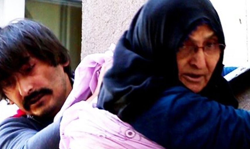 Pencereden İntihar Teşebbüsünde Bulunan Annesini Kurtardı