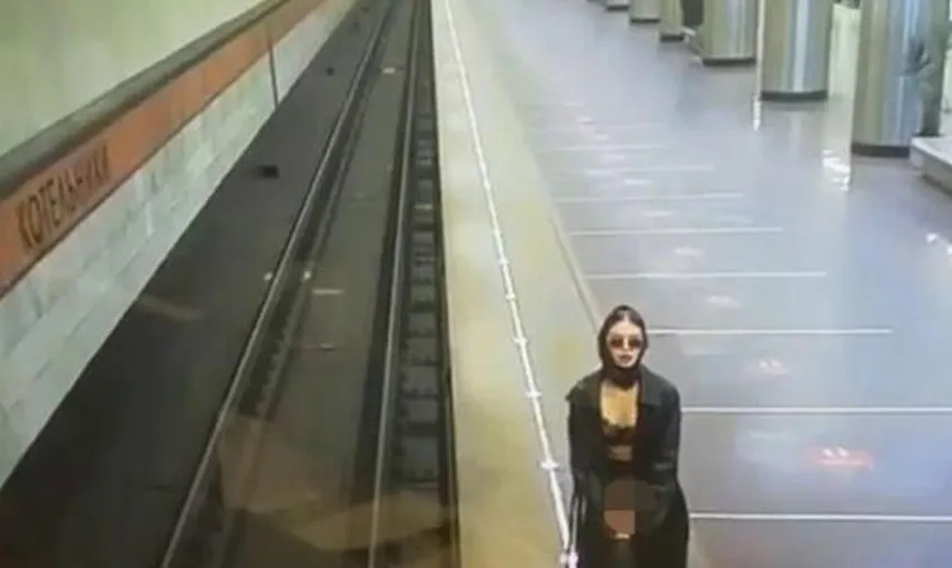 Rus Kadının Metroda Yaptığı Şey Görenleri Şaşkına Çevirdi