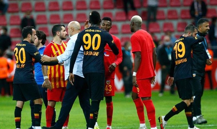 Galatasaray, Süper Lig'e Son 32 Yılın En Kötü Başlangıcını Yaparak Dikkatleri Üzerine Çekti!