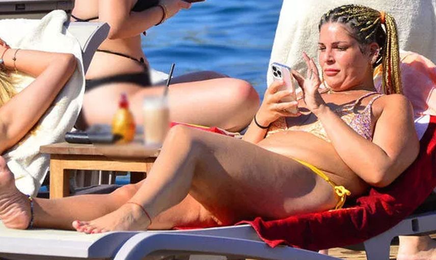 Pelin Öztekin'in son hali dikkat çekti! Ünlü isim kendini plaja attı fotoğraflarındaki o detay herkesi şoke etti