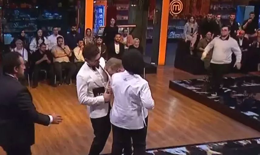 Masterchef finalinde korku dolu anlar: Kazanan isim açıklanırken Tahsin fenalaştı, canlı yayın durdu!