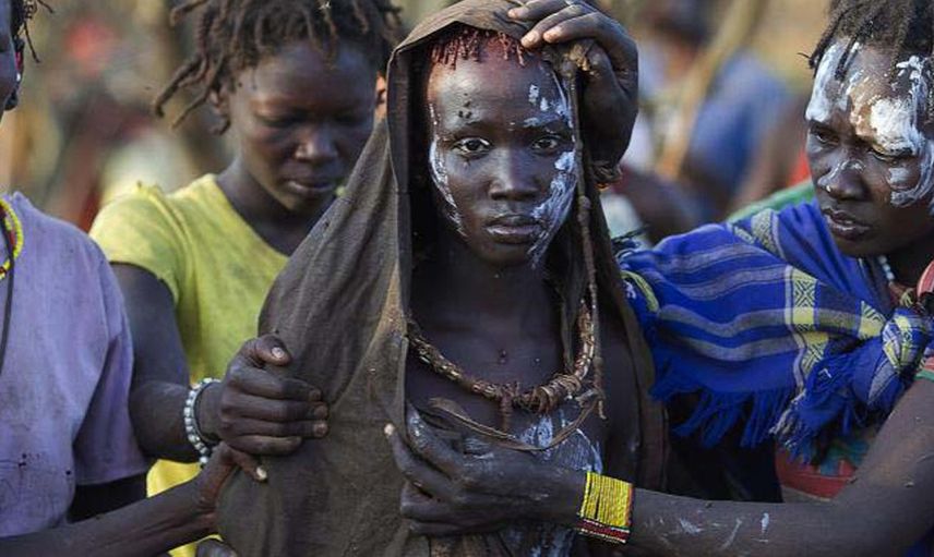 Afrikalı kadınların maruz kaldığı iç ürpertici gelenek; kadın sünneti