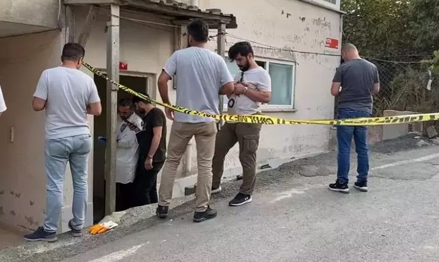 Sultangazi'de kan donduran olay! Kötü kokular üzerine gelen ev sahibi bazanın içinde gördüğü şeyle şoke oldu
