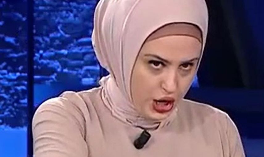 Her Açıdan YouTube kanalında cin çıkaran Pelin Hürman'ın rakı masasında başı açık fotoğrafları ortaya çıktı! 'Cin çıkarıyorum ayağına bizi yemiş bu da'