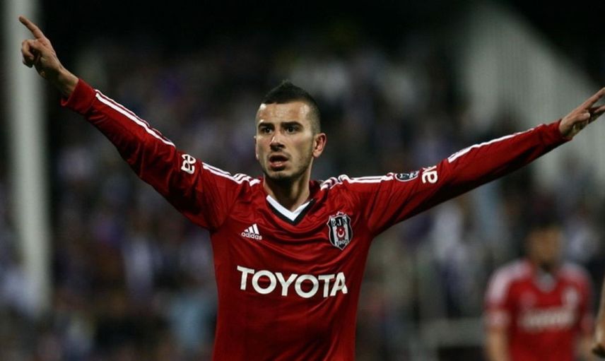 Beşiktaş ile sezon sonunda sözleşmesi sona erecek olan Oğuzhan Özyakup transferi için Trabzonsporla görüşüyor!
