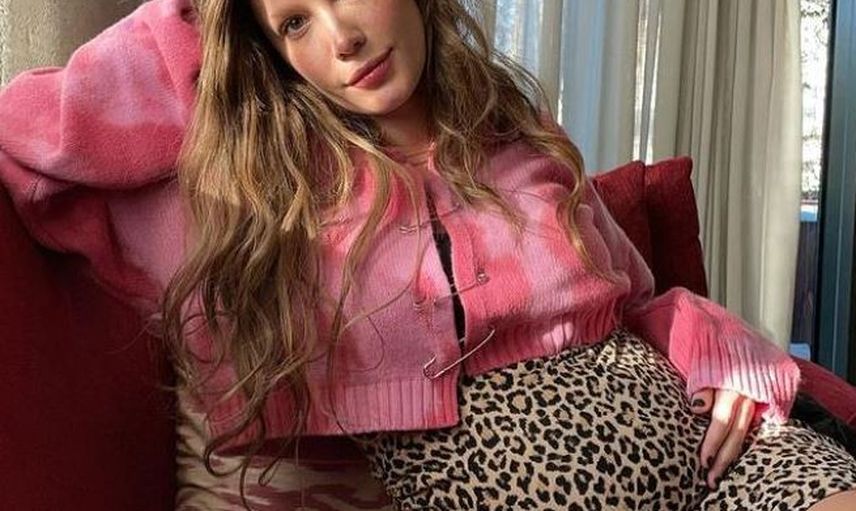 Karnı Burnunda Olan Halsey'den Olay Pozlar