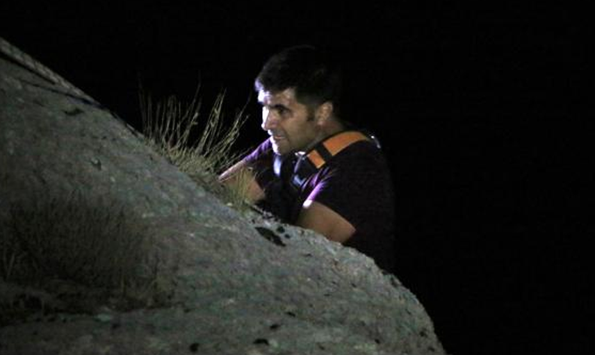 Elazığ’da Uçurumun Eşiğinde Kalan Kadın İçin Film Sahnelerini Aratmayan Bir Operasyon Düzenlendi