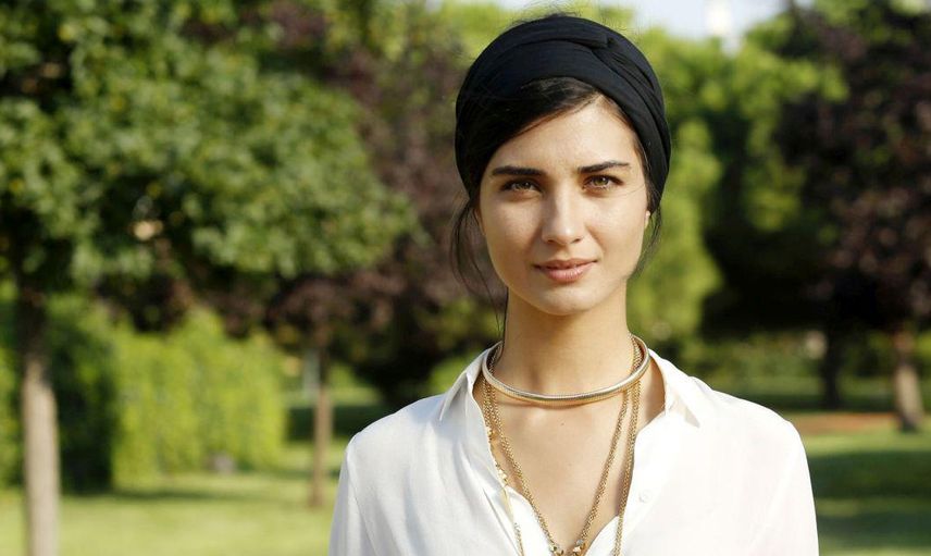 Ünlü oyuncu Tuba Büyüküstün kızlarını da alıp Türkiye’yi terk etti: ‘Burada kendimi evimde hissediyorum’