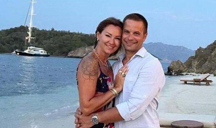 Pınar Altuğ erkeklerin yüreğini hoplattı! Giydiği süper minili poza yorum yağdı 'yaşlansan mı artık!'
