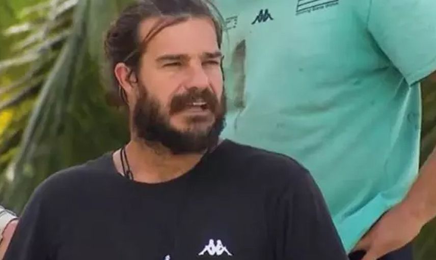 Survivor'da Hakan Hatipoğlu'ndan zehir zemberek sözler: Oyun alanını terk etti!