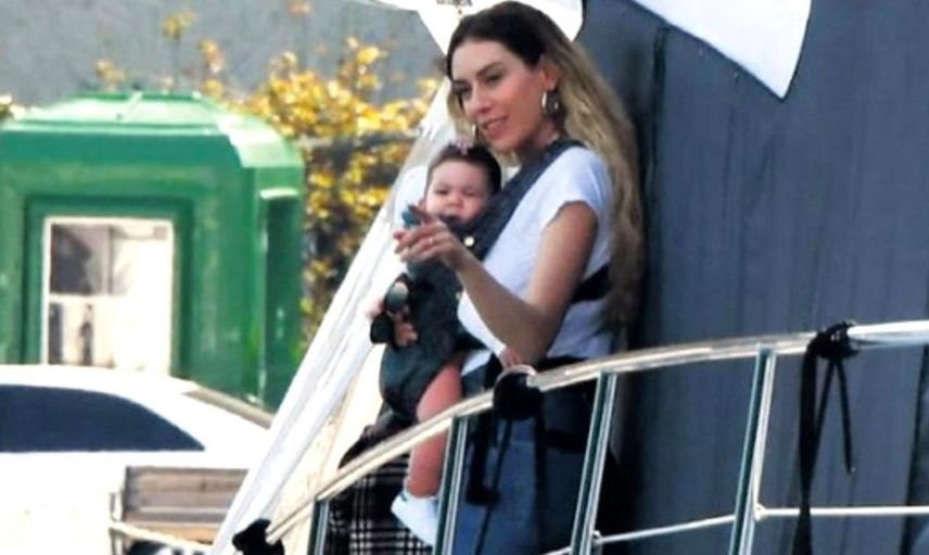 Sinem Kobal ikinci bebeğini kucağına aldı! Bebek ilgili detay ortaya çıktı