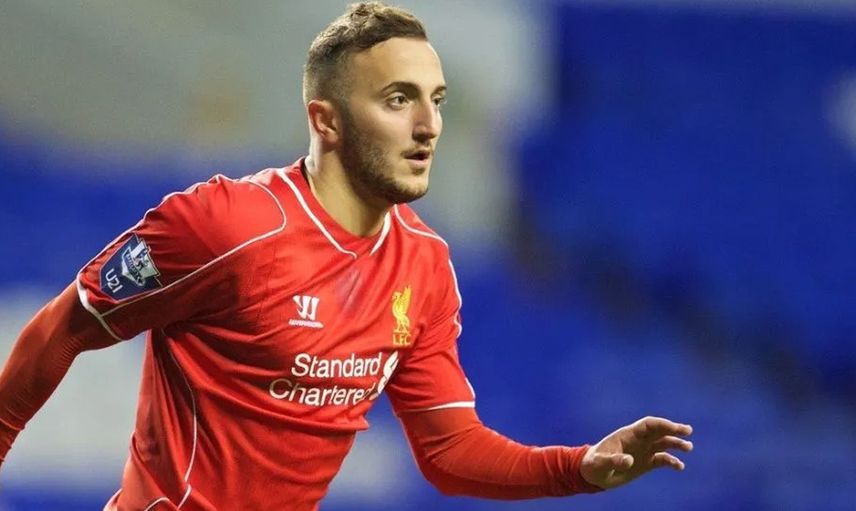 Liverpool'un Eski Yıldızı Samed Yeşil, Fabrikada İşçi Oldu!