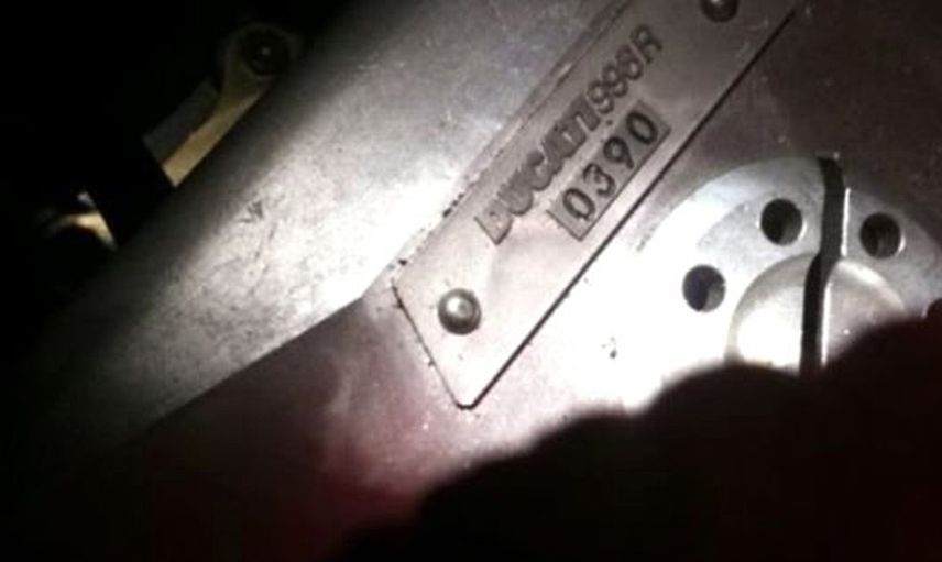 Ölen oğluna gelen kargoyu 10 sene açmamış... Açtığında ise...