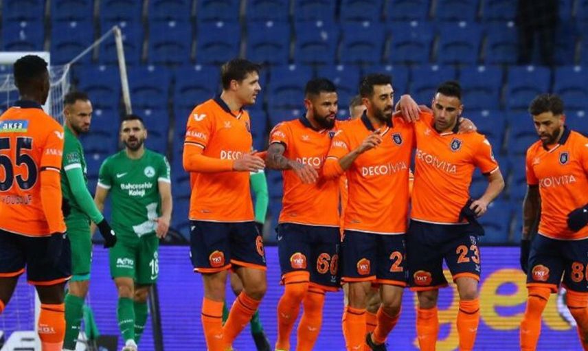 Başakşehir'in Teknik Direktörü Emre Belözoğlu'ndan Büyük Rekor!