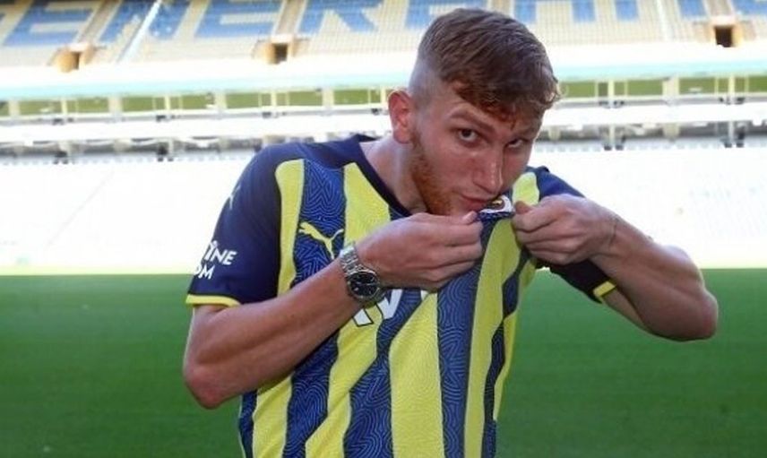 Genç oyuncuyu gözlerine kestirdiler