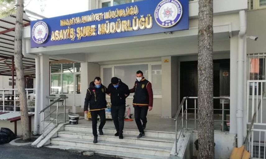 Dolandırılan Yaşlı Kadın 350 Bin TL'sini Kaptırdı