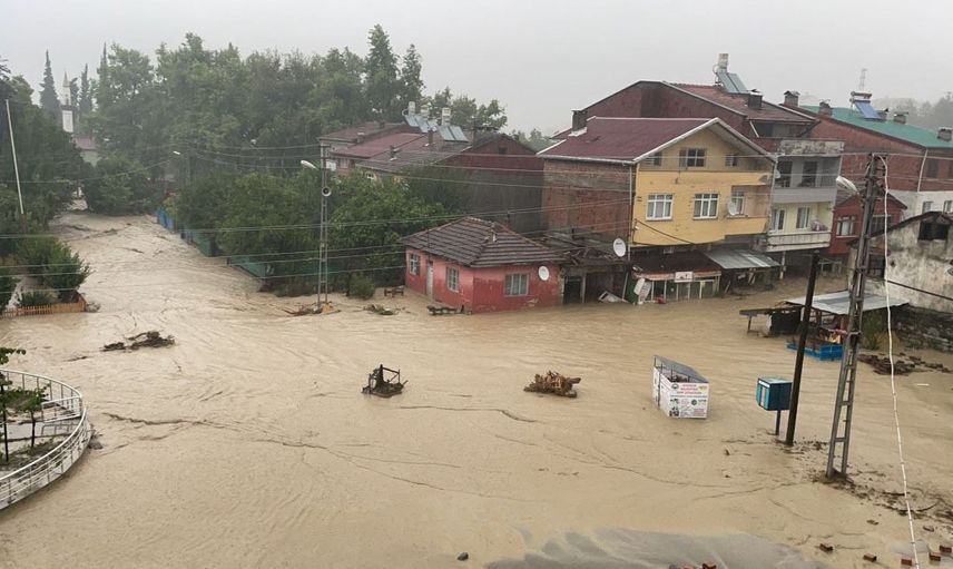 Talihsiz Adam 3 Yıl Daha Sinop'ta Selde Yıkılan Evinin Kredisini Ödeyecek