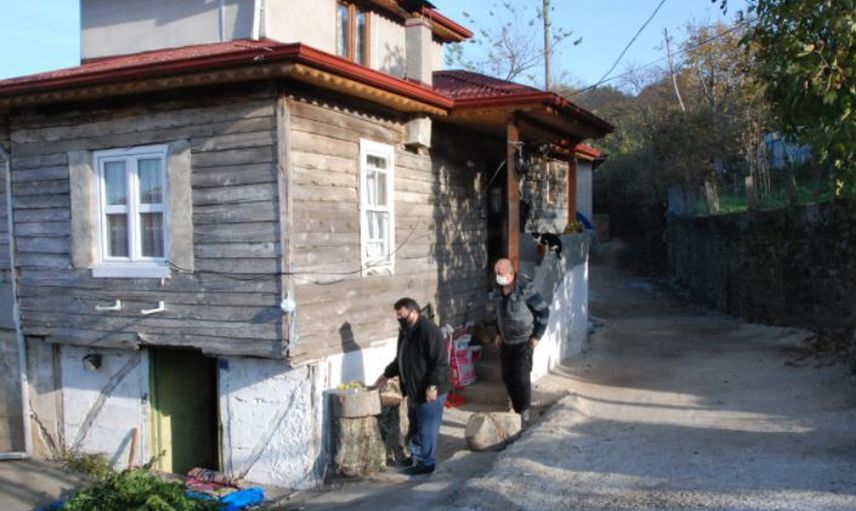 Muhtarın Köy Girişine Astığı Tabela Koronavirüsü Durdurdu!
