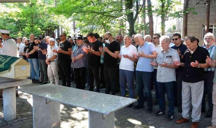 Babası hayatını kaybetti