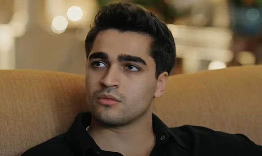 Mert Ramazan Demir gizemli sarışınla Afra Saraçoğlu'na ihanet mi etti? Kanım dondu gerçek hayatta da Feritmiş meğer!