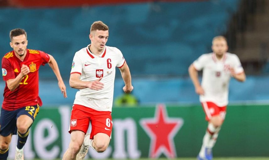 Galatasaray Transferde, Kacper Kozlowski'yi Gözüne Kestirdi!