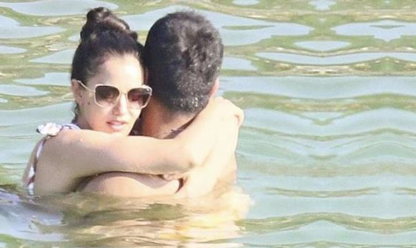 Burak Özçivit ve Fahriye Evcen Çifti Tatil Sezonunu Açtı!