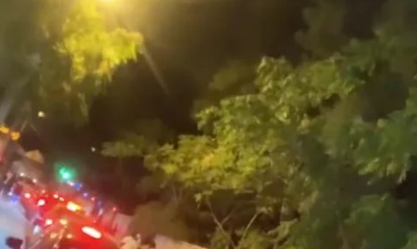 İzmir'de Trafikte Kalan Hande Yener Otostop Çekti