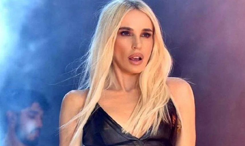 Konserde seyircisine kucak dansı yapan Gülşen'den konuya ilişkin çarpıcı açıklama: Canım çok sıkılmıştı ne var bunda?