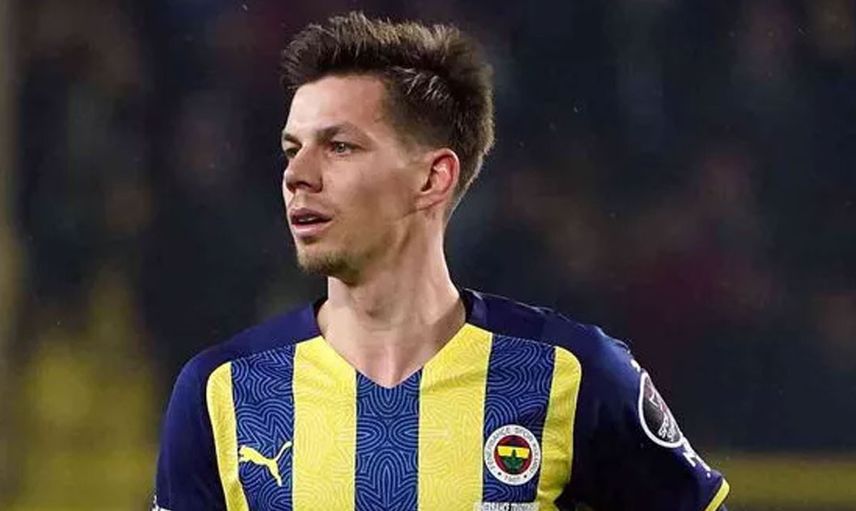 Hangi mevkide oynuyor?