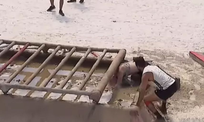 Survivor'da yürekleri ağıza getiren kaza: Parkurda yığılıp kaldı!