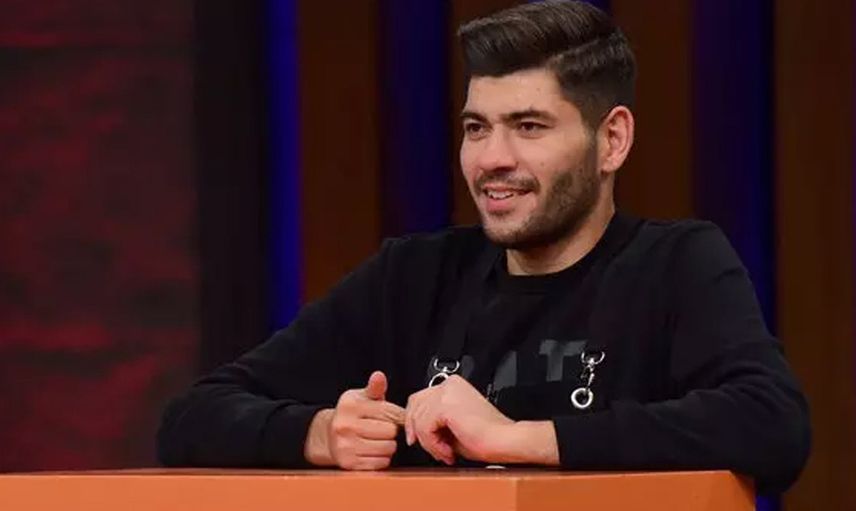 MasterChef'te ipler iyice gerildi! Şeflerin önünde meydan okudu: Bak görürsün, öptürmezsem sana o elleri!