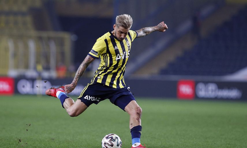 Fenerbahçeli Jose Sosa, Santa Clara'ya Transfer Oluyor!