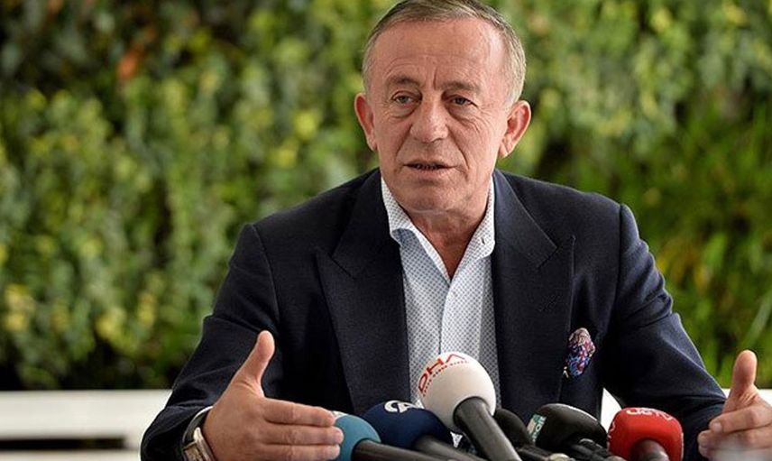 Ali Ağaoğlu kalp krizi geçirdi hastaneye kaldırıldı