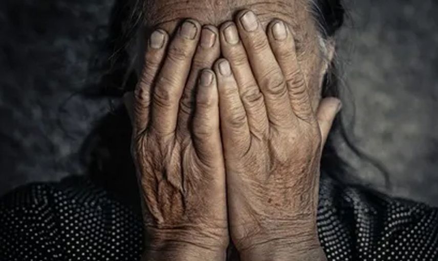 Pakistan'da 300 yaşında olan kadın görenleri hayrete düşürdü