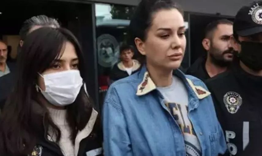 Dilan Polat mektuplaşmaya doymuyor! Cezaevinden yeni bir posta var: Yalvararak dua istedi!